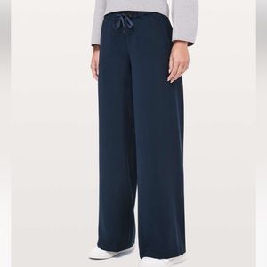 Lululemon On The Fly Pant Wide Leg in True Navy